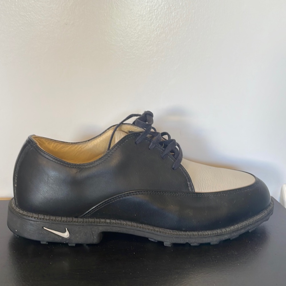 New Nike Golf Bella Last shoes - great styling and comfort. Nike air soles